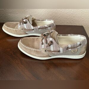 Sperry women’s boat shoes. Size 8M. Worn 1X. Clean.